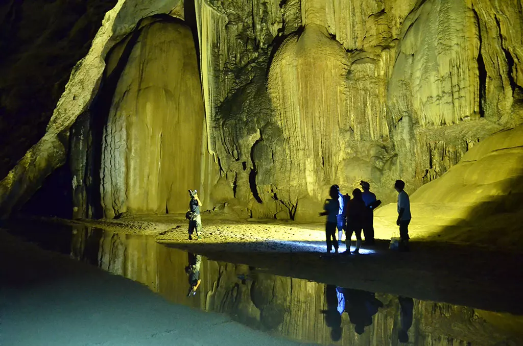 tham quan động Thiên Đường động Phong Nha