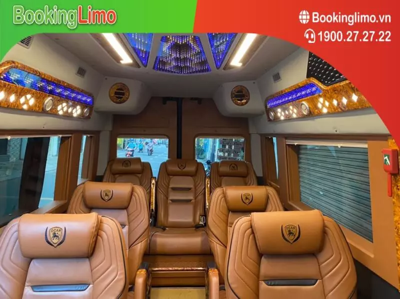 Xe-limousine-11-cho-hang-thuong-gia-cua-dich-vu-thue-xe-limousine-tai-phu-quoc