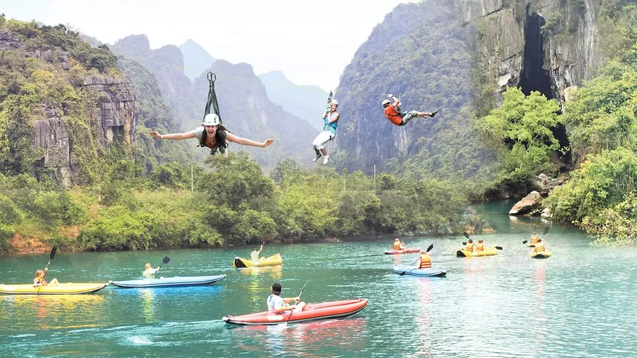 công viên Ozo còn là công viên đầu tiên có hệ thống trò chơi trên cây dài nhất Việt Nam