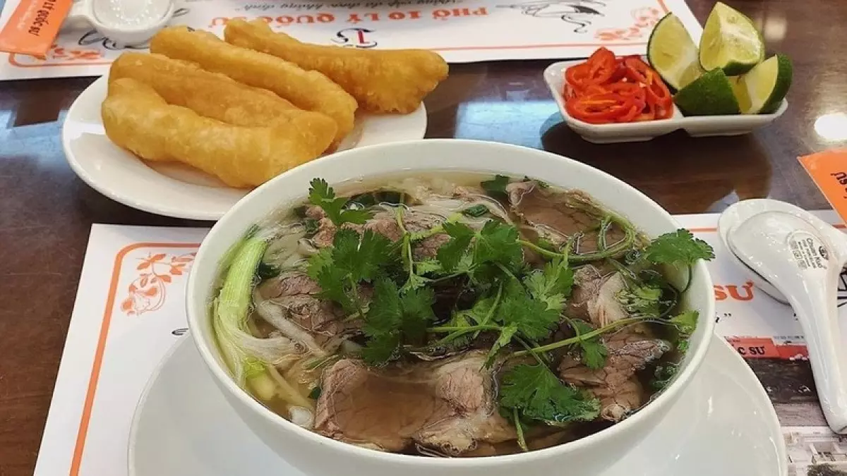 Phở - món ăn đặc trưng của người Hà Nội