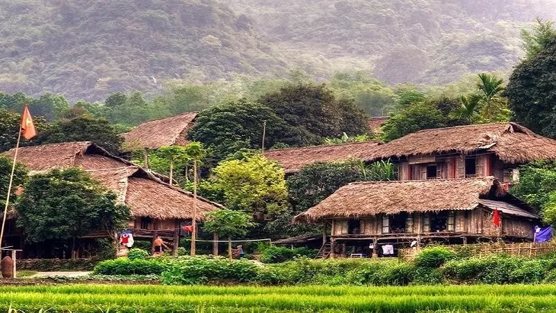 Thung Lũng Mai Châu là địa danh thuộc tỉnh Hòa Bình, chỉ cách Hà Nội 140 km theo hướng Tây Bắc.