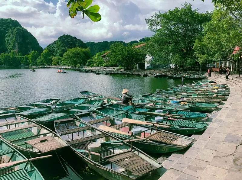 Bến thuyền Tam Cốc - Ninh Bình một ngày đầu tháng 2