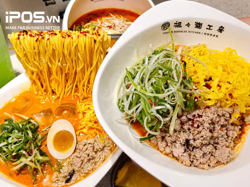 Tantan Noodles Kitchen là địa điểm dành cho các “tín đồ”  <a href='https://chumrestaurant.com/lich-su-am-thuc-han-quoc/' title='ẩm thực hàn quốc' class='hover-show-link replace-link-3206'>ẩm thực hàn quốc<span class='hover-show-content'></span></a>  tại Lotte Mall Tây Hồ