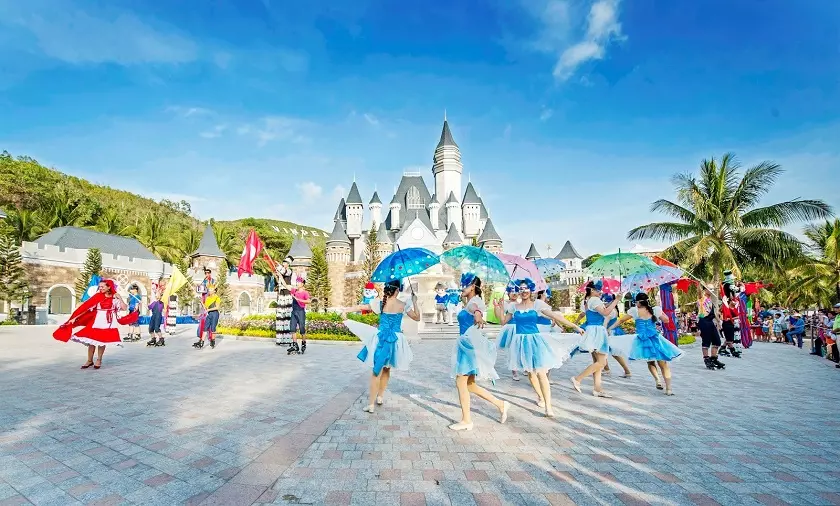 Lễ hội hóa trang đường phố tại Carnival Vinpearl Land Nha Trang