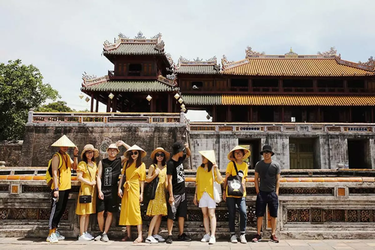 tour  <a href='https://thienviettour.vn/tour-hue-1-ngay-gia-re-a6065.html' title='huế 1 ngày' class='hover-show-link replace-link-3259'>huế 1 ngày<span class='hover-show-content'></span></a>  từ Đà Nẵng