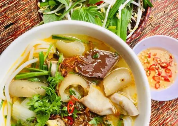 Bánh canh da heo