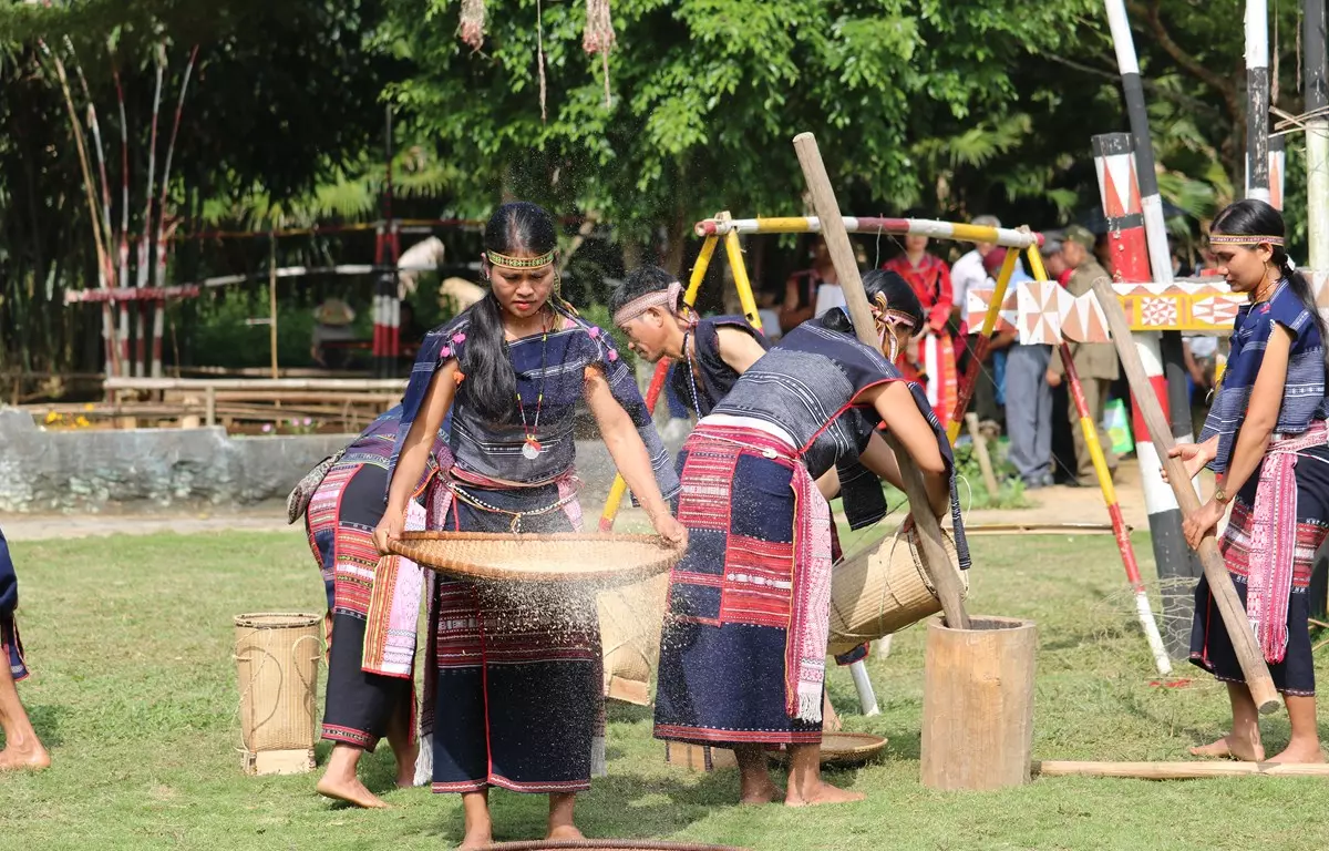 lễ hội ăn cơm mới Tây Nguyên