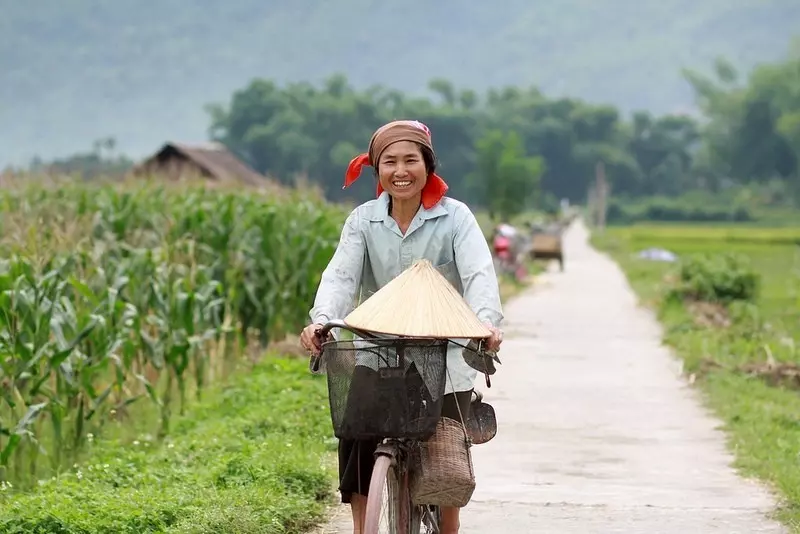 Núi non trập trùng tại Bản Lác