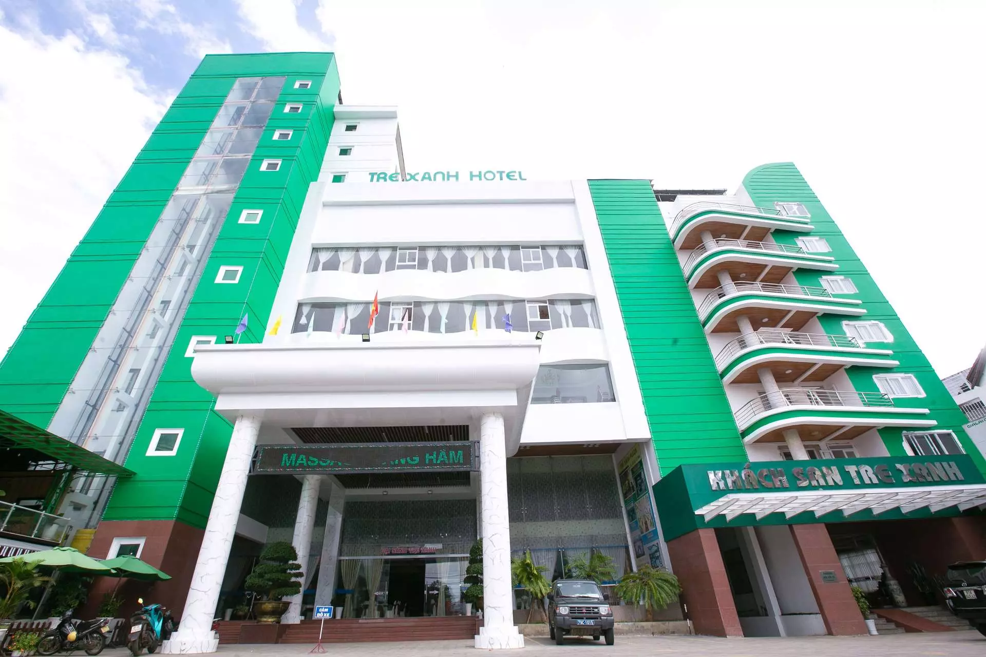 Green Bamboo - Tre Xanh Plaza Hotel - Khách sạn ở Pleiku