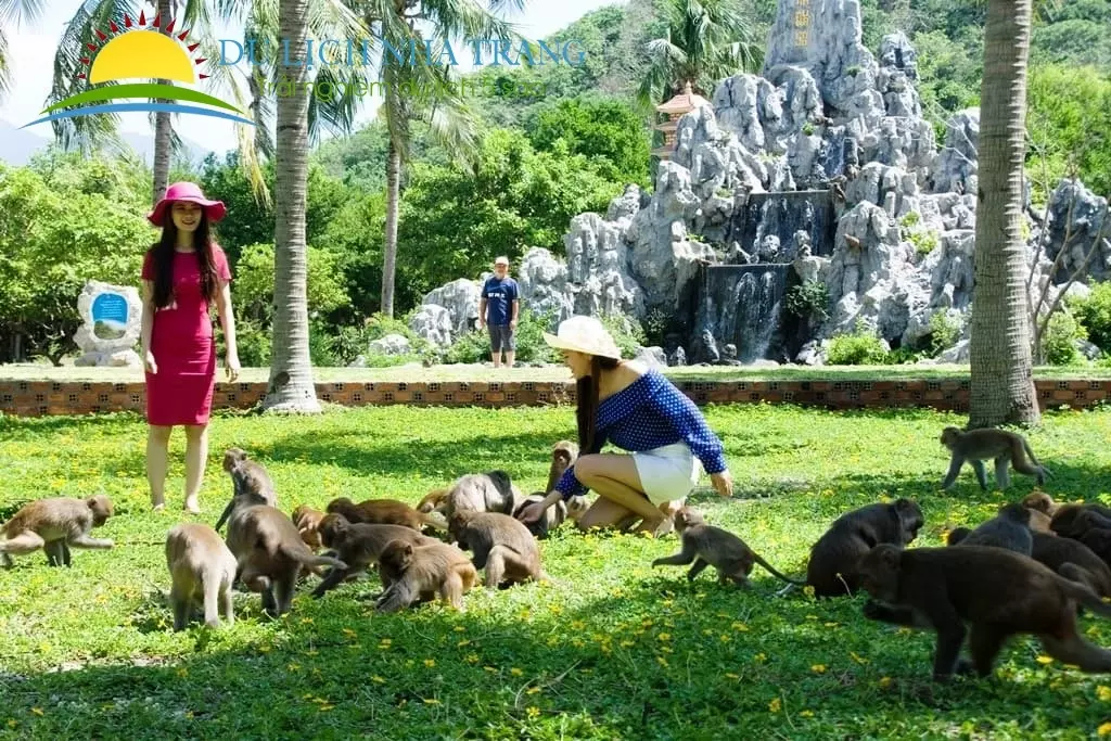 Đảo Khỉ - Suối Hoa Lan