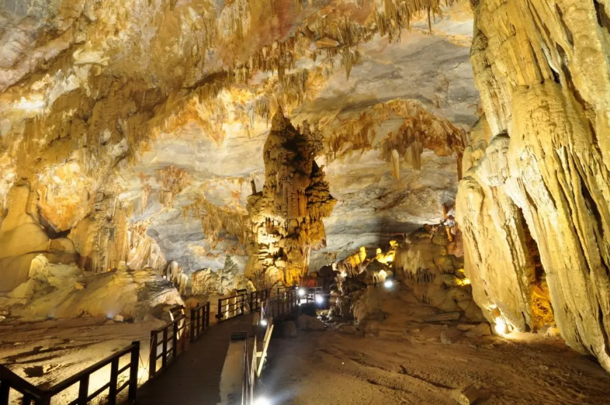 Tour Đà Nẵng Quảng Bình 3 ngày 2 đêm bằng tàu hoả