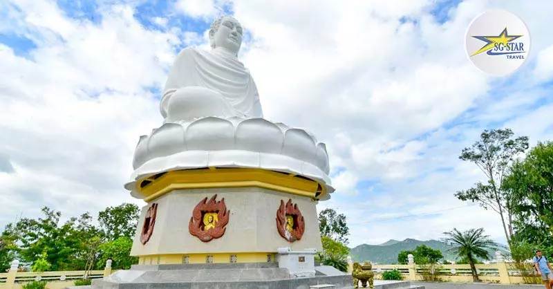 Chùa Long Sơn - Tour Bình Ba Nha Trang 3N3Đ