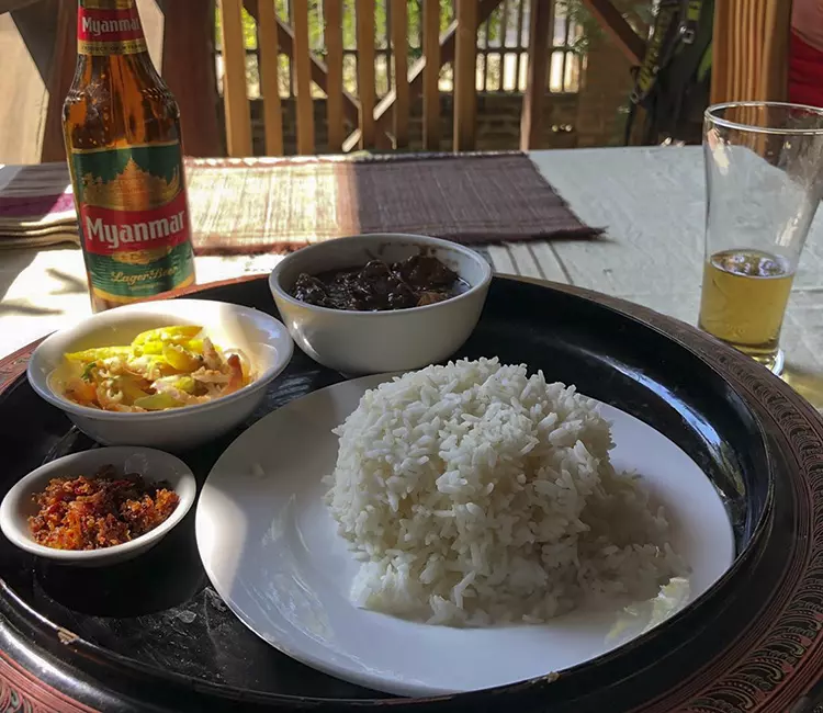 Quán ăn Kyaw Kitchen