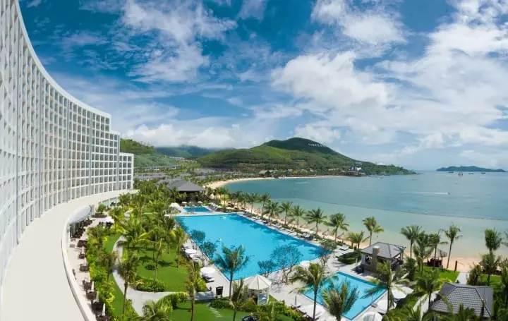 Du lịch 30/4 ở Nha Trang: 5 khách sạn gần biển có view siêu đẹp - 2