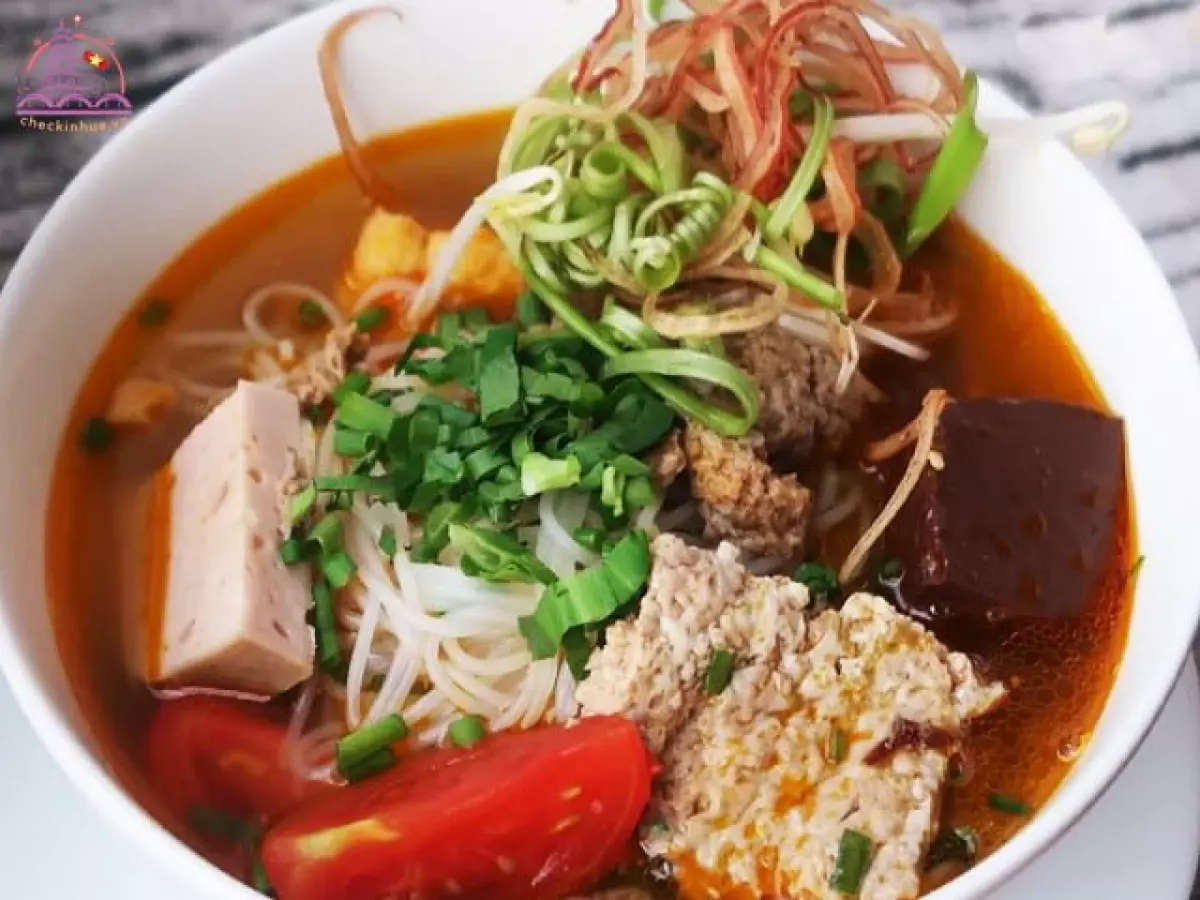 Quán bún riêu cua Huế