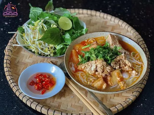 Quán bún riêu cua Huế