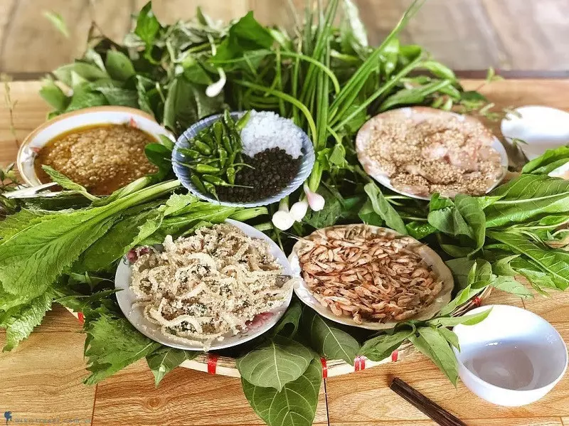 Lẩu rau rừng