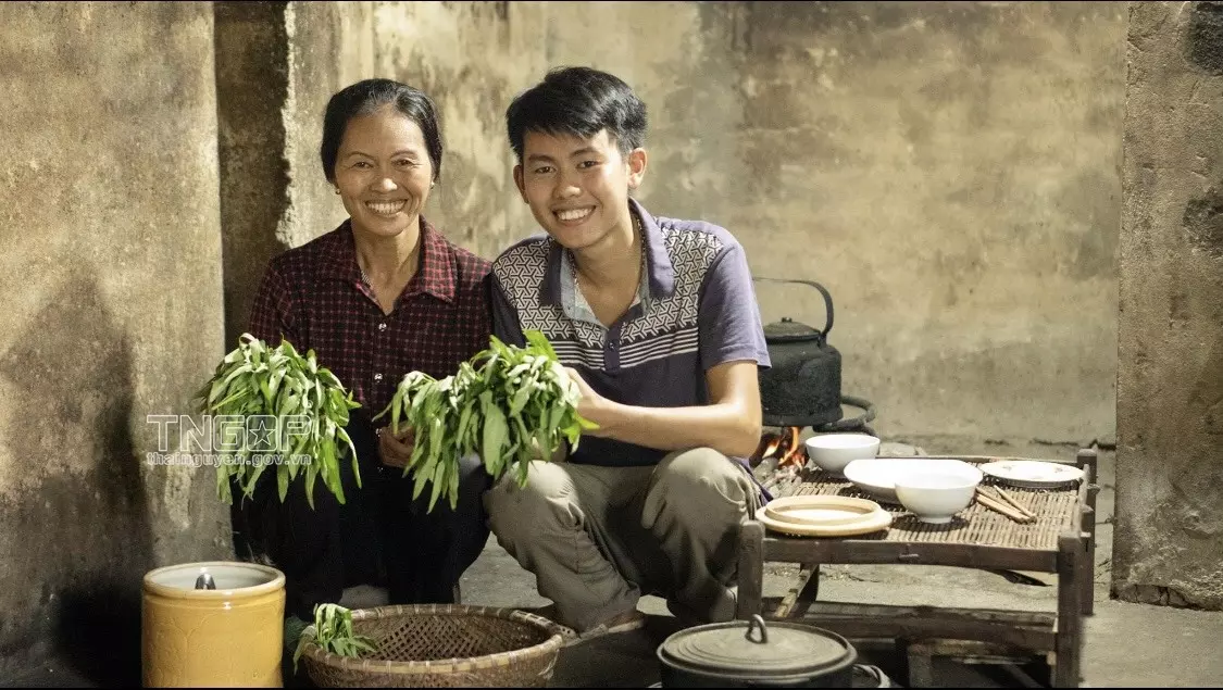 Đồng Văn Hùng và mẹ