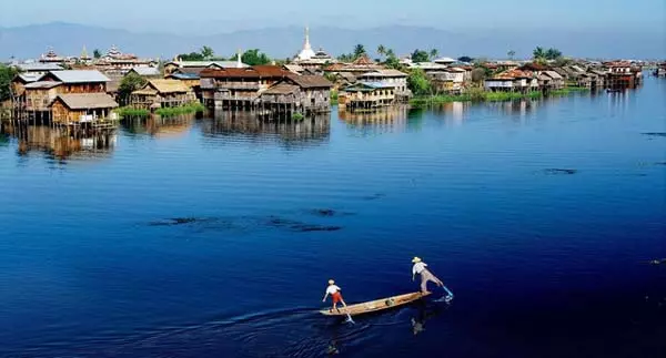 du ngoạn sông nước khi đi du lịch Myanmar