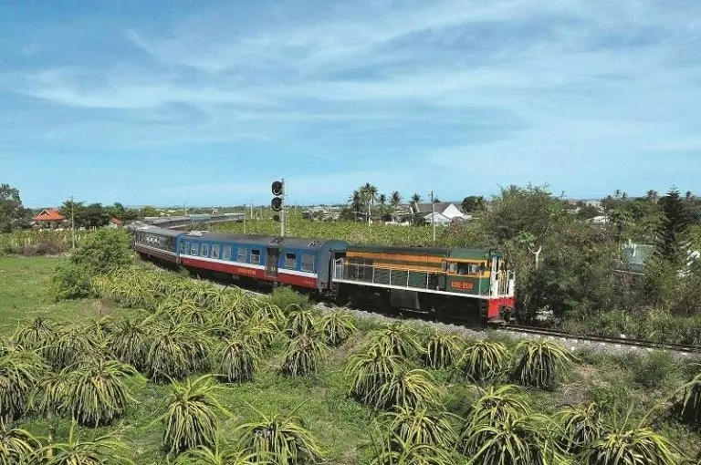 Vé tàu Nha Trang Sài Gòn