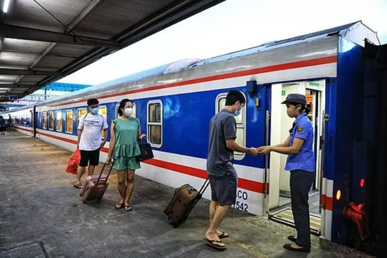 Vé tàu Nha Trang Sài Gòn