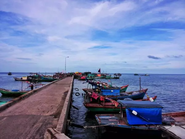 Làng chài Hàm Ninh