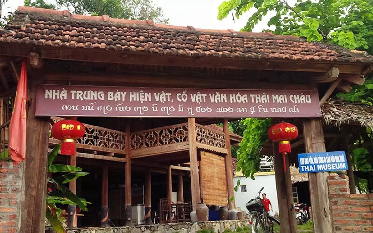 Nhà trưng bày hiện vật cổ vật văn hóa Thái - Mai Châu