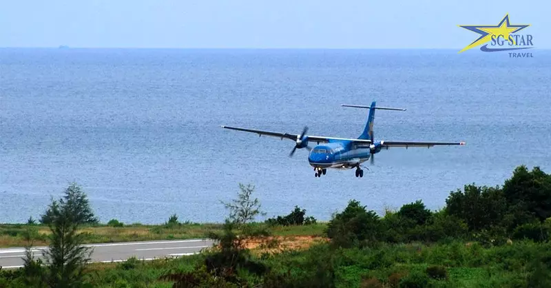 Di chuyển bằng máy bay đến Phú Quốc là thuận tiện và tiết kiệm thời gian nhất.