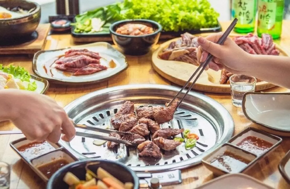 Gogi House nổi tiếng với những món nướng.