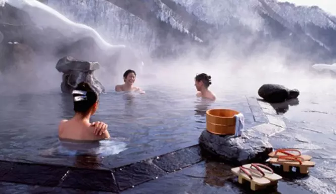 Tắm Onsen tại Yamanashi